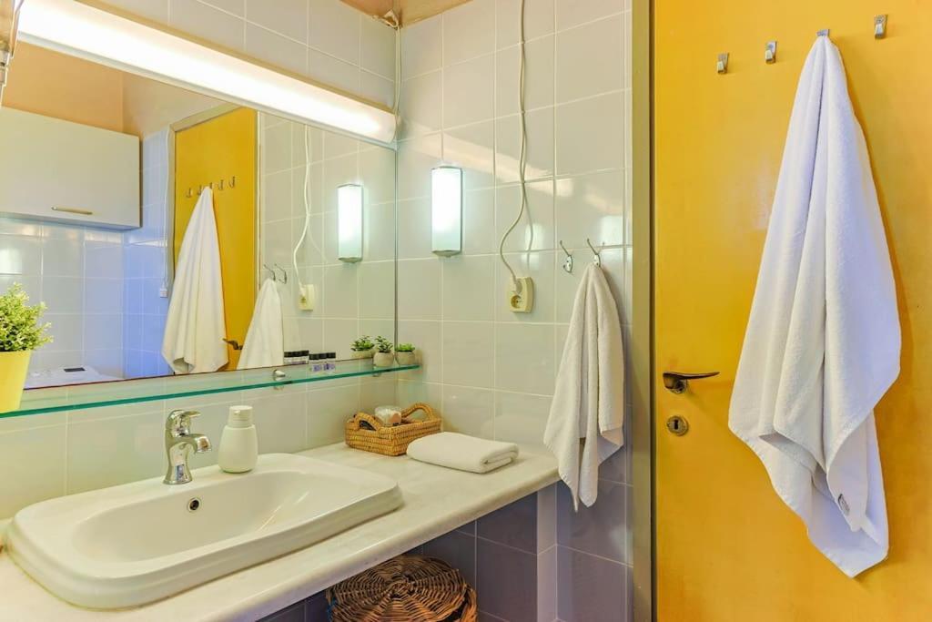 Villa The Bright House By The Sea à Áfitos Extérieur photo