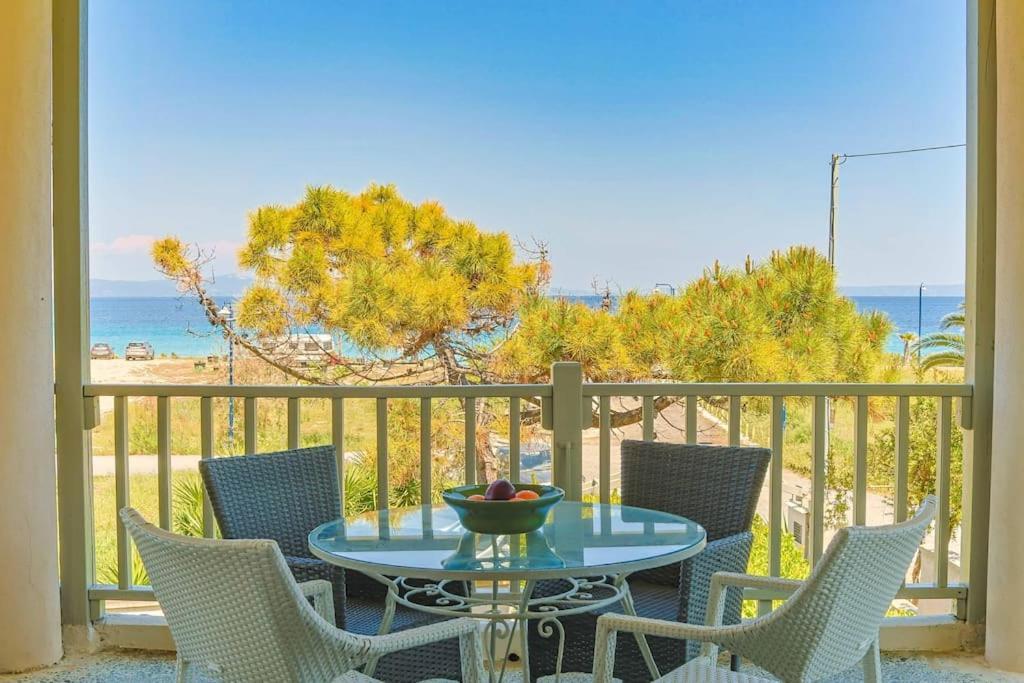 Villa The Bright House By The Sea à Áfitos Extérieur photo