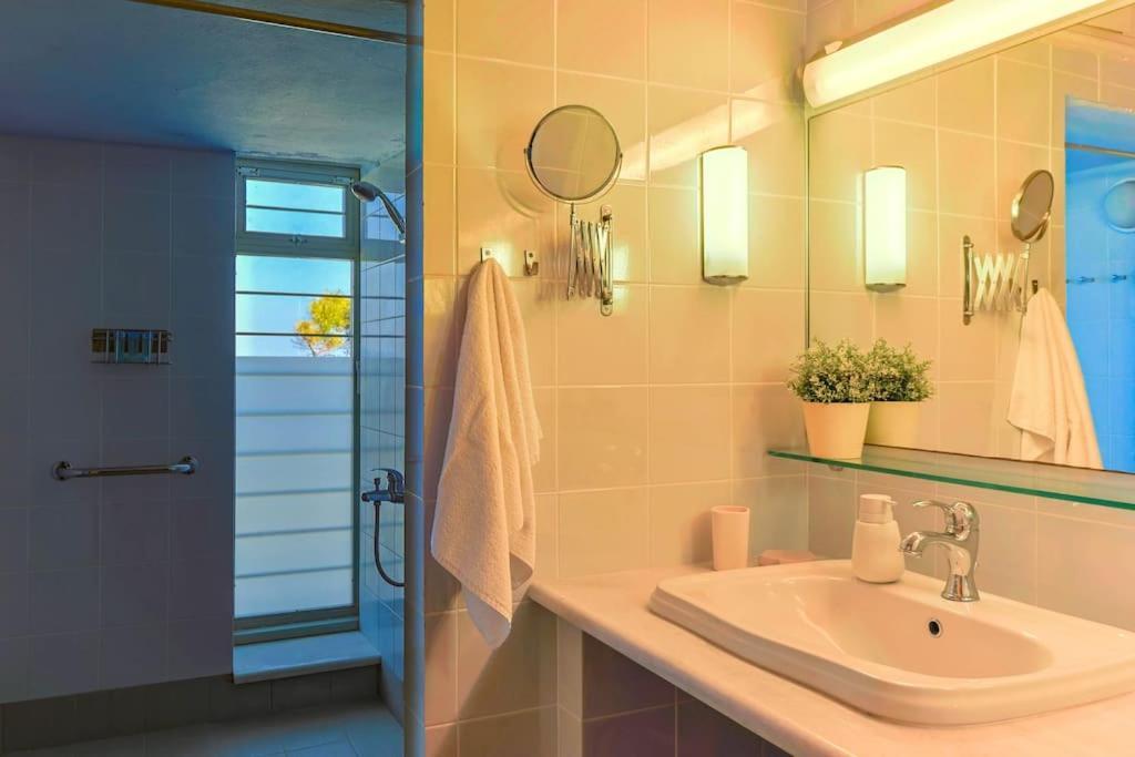 Villa The Bright House By The Sea à Áfitos Extérieur photo